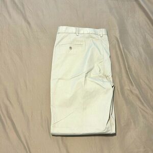 Men’s Haggar khaki pants Sz 42/32